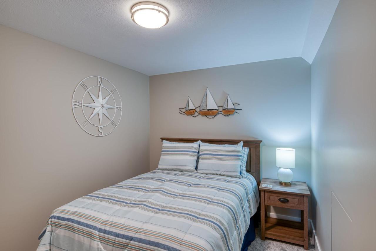 Villa West Bay Getaway à Traverse City Extérieur photo